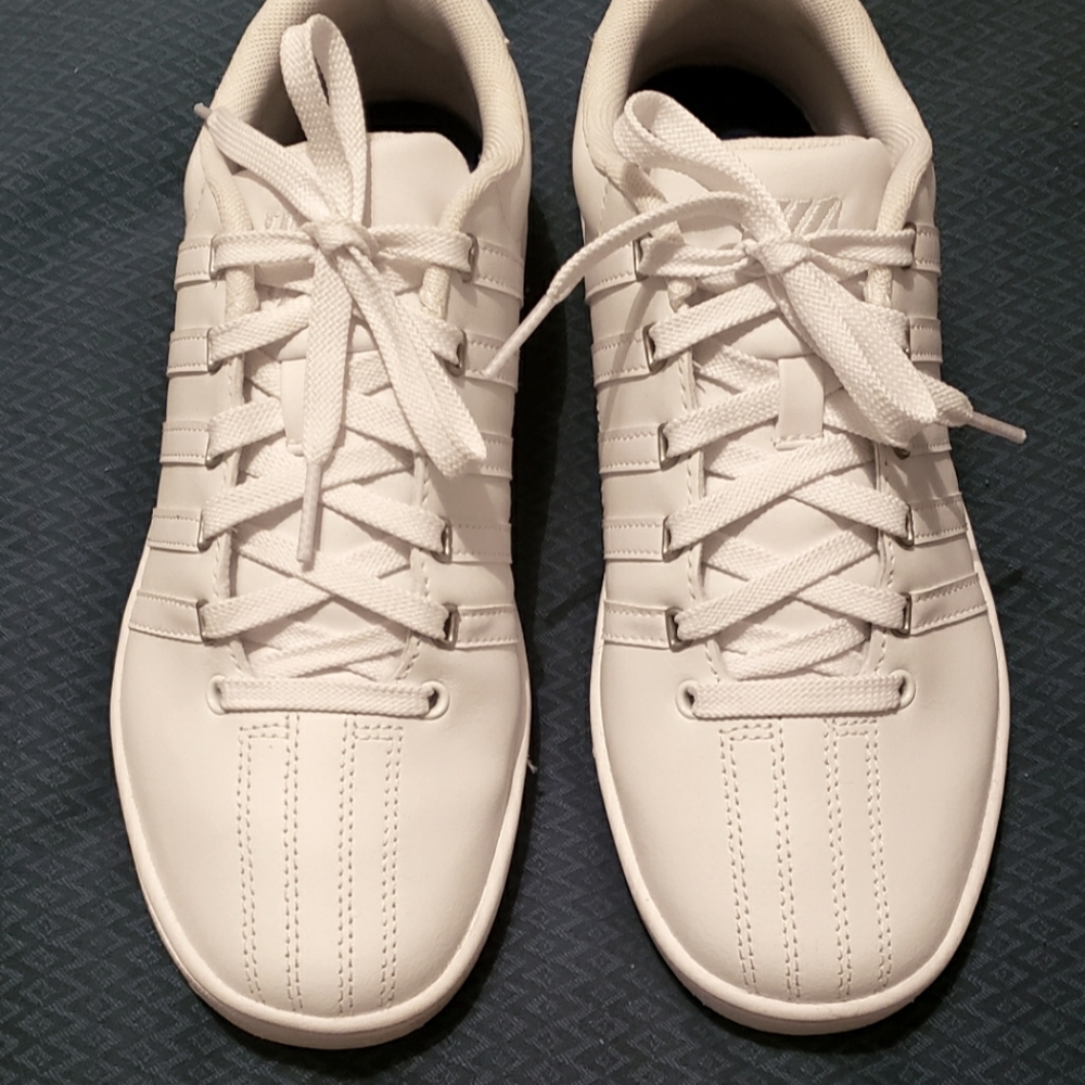Clean white K-Swiss Classics w/ memory foam